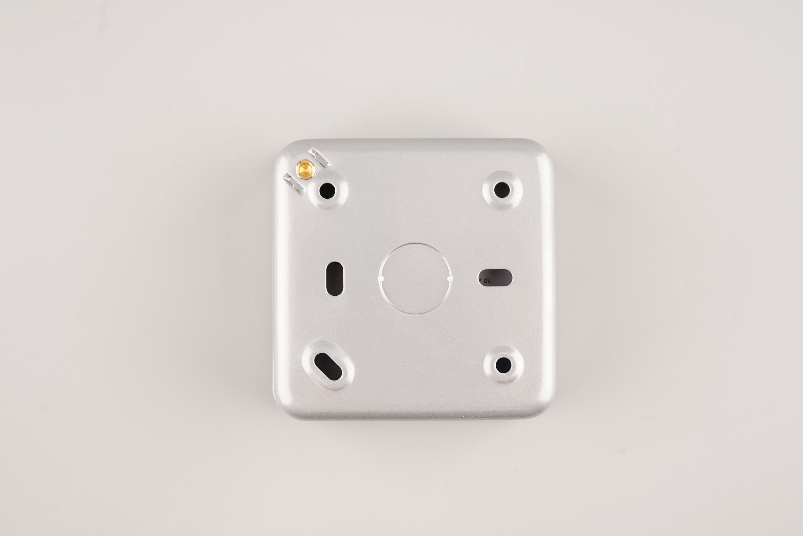 13A Metal Clad Single Wall Socket with switch - ENER-J Smart Home