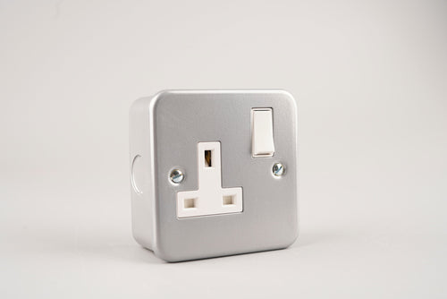 13A Metal Clad Single Wall Socket with switch - ENER-J Smart Home